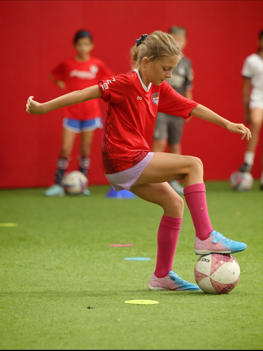 How's your footwork?!? #soccertiktok #futbol #soccerlife #girlssoccer #youthsoccer 