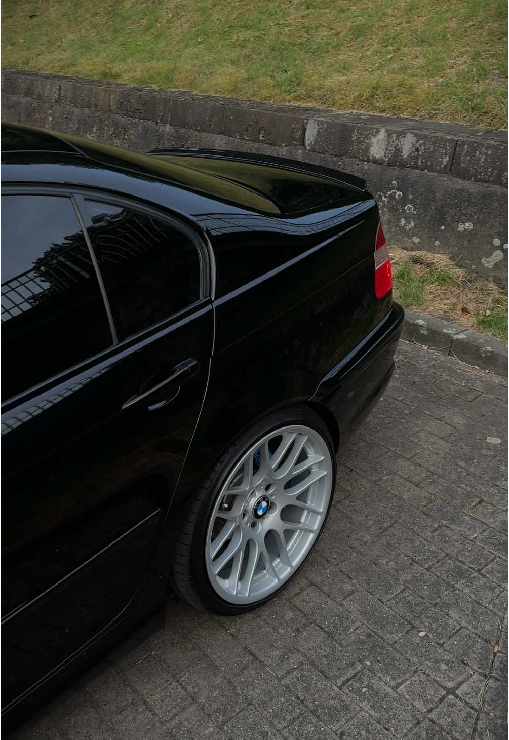 #bmw #e46 #sedan #fyyy #fy #foryou #viral #foryoupage #car #fyy #fyp #carcommunity #cars #goviral #clean #330i #320i #m3  