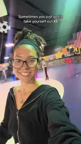 I had such a great time too 🥰 #skating #rollerskating #rollerskate #date #dateyourself 
