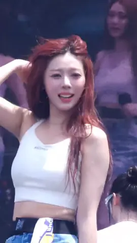 Red hair girl #waterbomb2025 #tripleS #dahyun #트리플에스 #다현 #トリプルS 