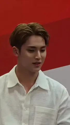HIS TAN SKIN SO GORGEOUS😫💗#mingyu #4u #kimmingyu #mingyuseventeen #xyzbca #fyp 
