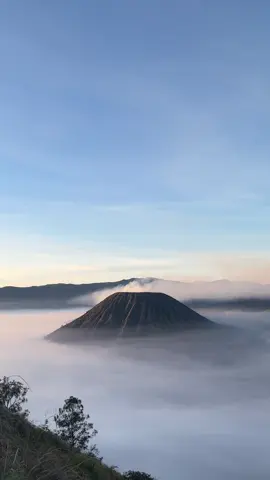 bromo 5 juli  #bromo #bromotrip #bromomountain #bromojuli 