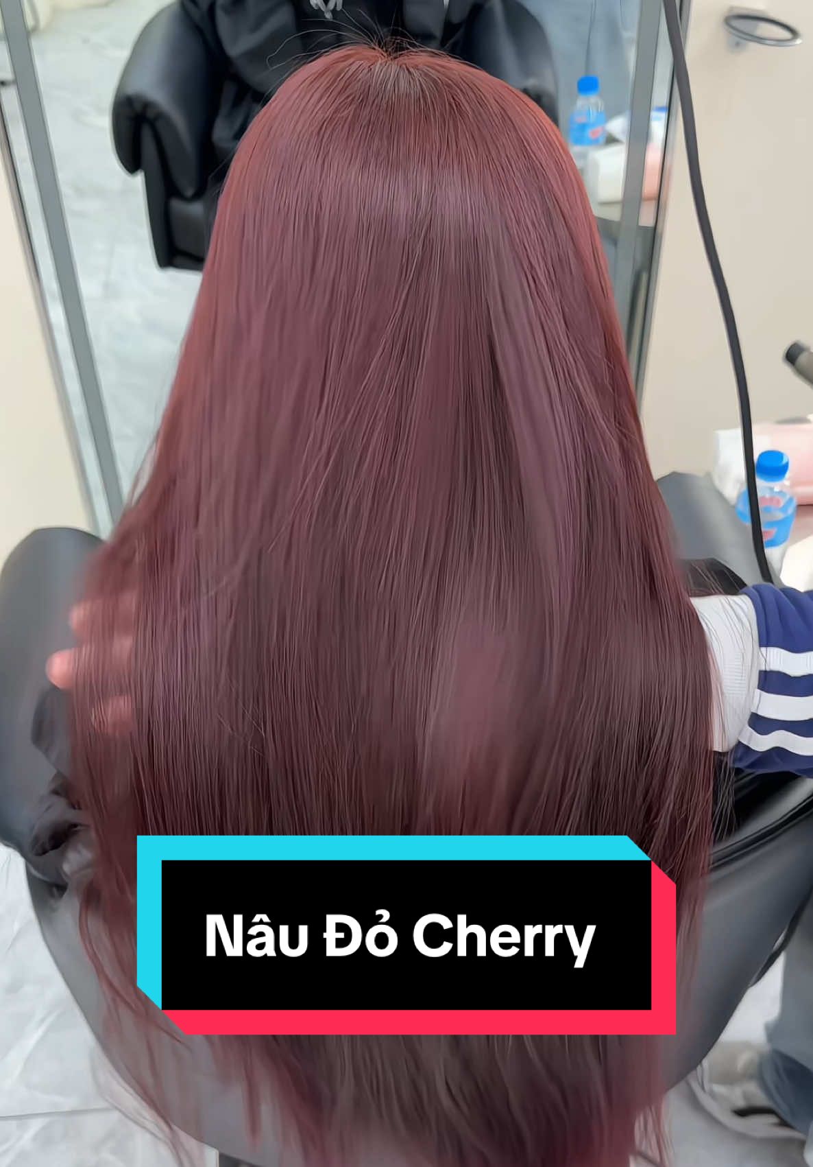 Nâu Đỏ Cherry 🍒 - Tone màu làm mưa làm gió một thời đây ạ 😎 #hiimpho #naudocherry #haircolor #xuhuong #trakygovap 