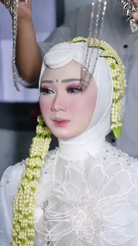 MasyaAllah ❤️ siapa yang mau pake siger sunda teh ayy??😍#ayymakeupcianjur #fyppppppppppppppppppppppp 