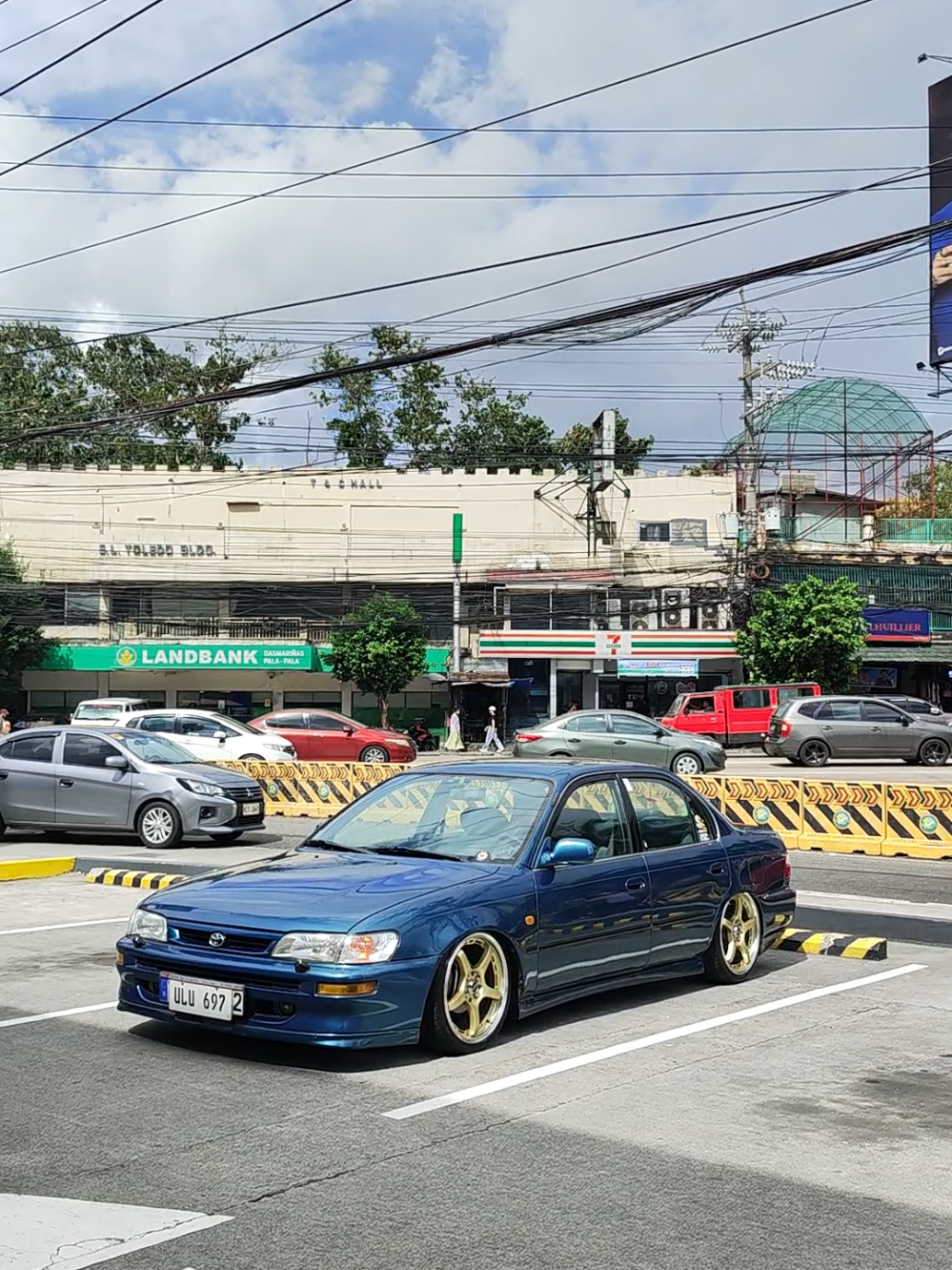 Air Out 💨 #grupotoyota #trending #car #ae101 #legendsofthe90s #carsoftiktok #corolla #ae101_corolla #projectcar #fyp #fypシ #cars #stance #stancepilipinas 