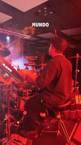 @Dionela singing Mundo by @IV OF SPADES. MAGCOMEBACK NA KAYO PLEASE 😭. And sorry naputol yung video nalowbat pala HAHAHA @Unique Salonga  @.  @Badjao De Castro  BLASTER! Di ko alam kung tama mga tinag ko basta magcomeback na!!