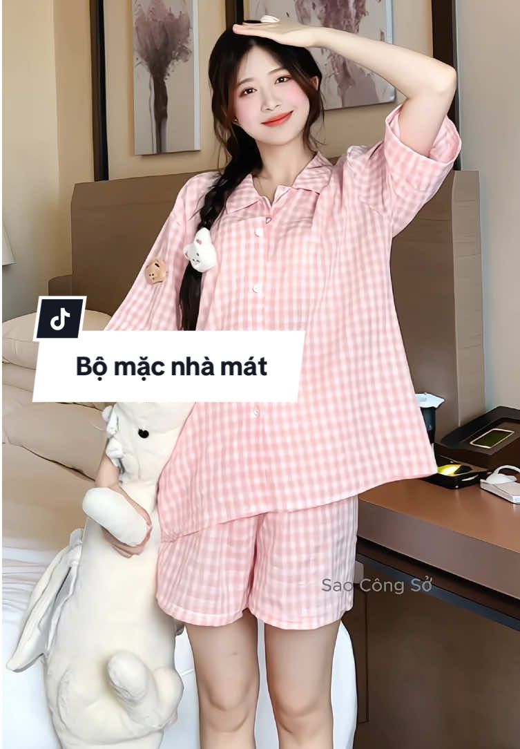 Bộ đồ mặc nhà nữ chất xốp hoạ tiết kẻ caro form rộng rãi thoáng mát ạ #setdoxinh #domacnha #setaoquan #bodongu #TikTokShopThoiTrend #macdepmoingay #thoitrangnu #xuhuong #saocongso 