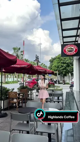 Có món mới qua thử lẹ đi mấy bà 🤭🤭 #HighlandsCoffee #PhinĐIXoàiDừa 