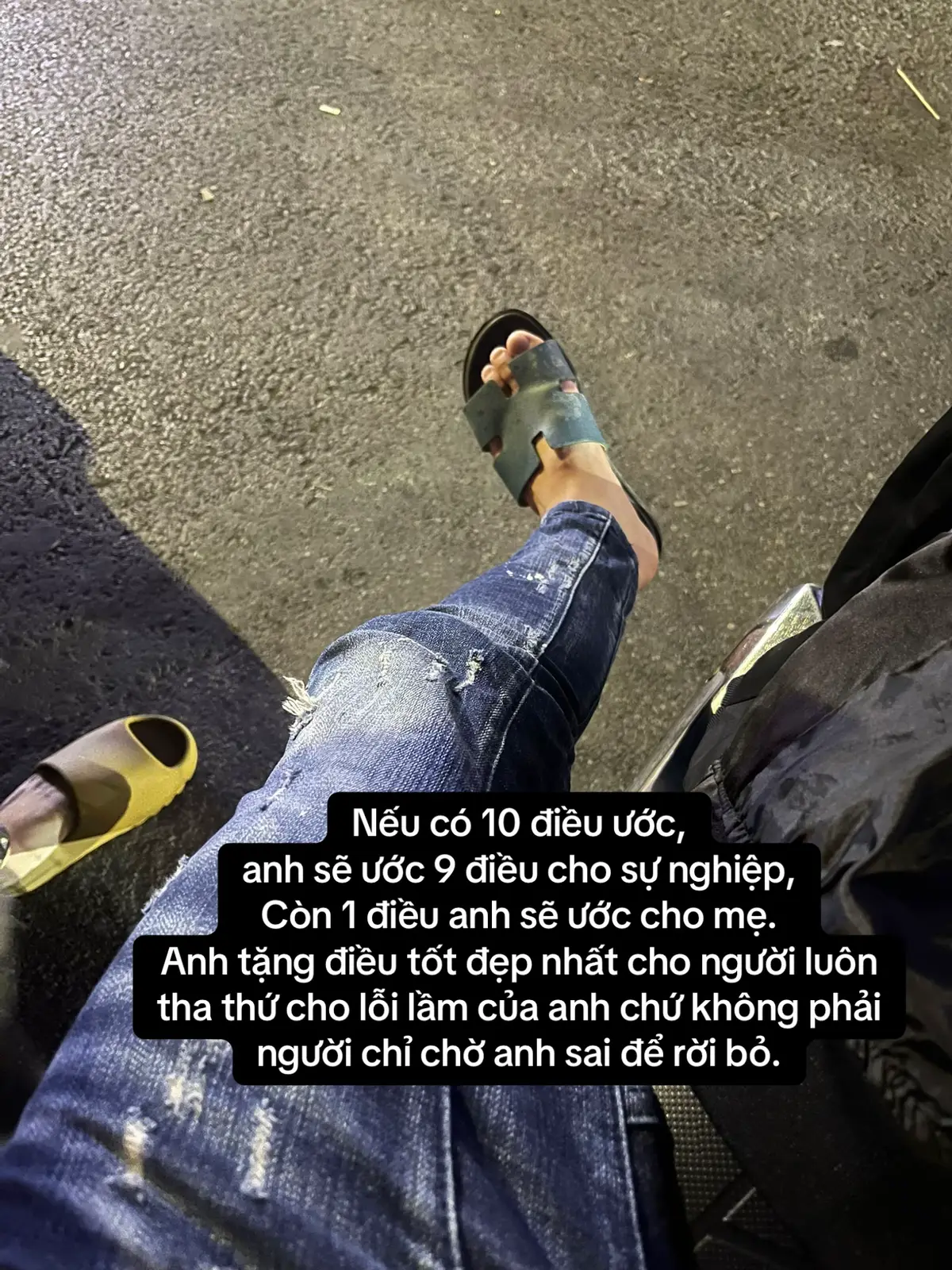 Nếu có 10 điều ước,
 anh sẽ ước 9 điều cho sự nghiệp,
 Còn 1 điều anh sẽ ước cho mẹ.
 Anh tặng điều tốt đẹp nhất cho người luôn tha thứ cho lỗi lầm của anh chứ không phải người chỉ chờ anh sai để rời bỏ. #fyp #xuhuongtiktok 