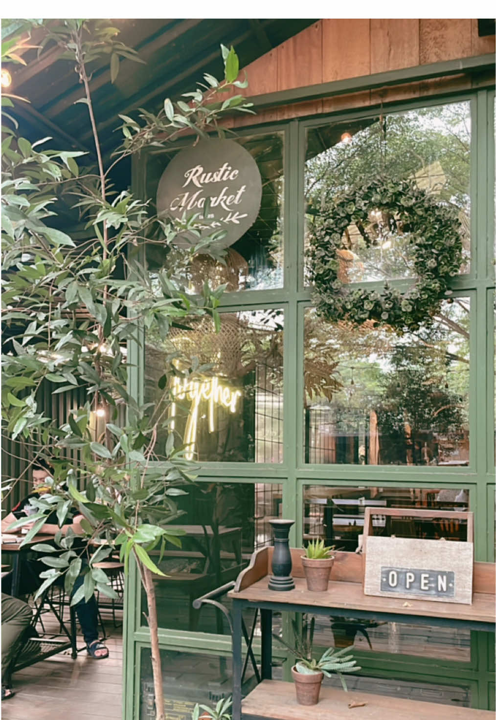 🪵🍃🪴☘️🌼🌲🧡 #hiddengemssurabaya #fypシ #surabayatiktok #onthisday #cafesurabaya #kulinertiktok 