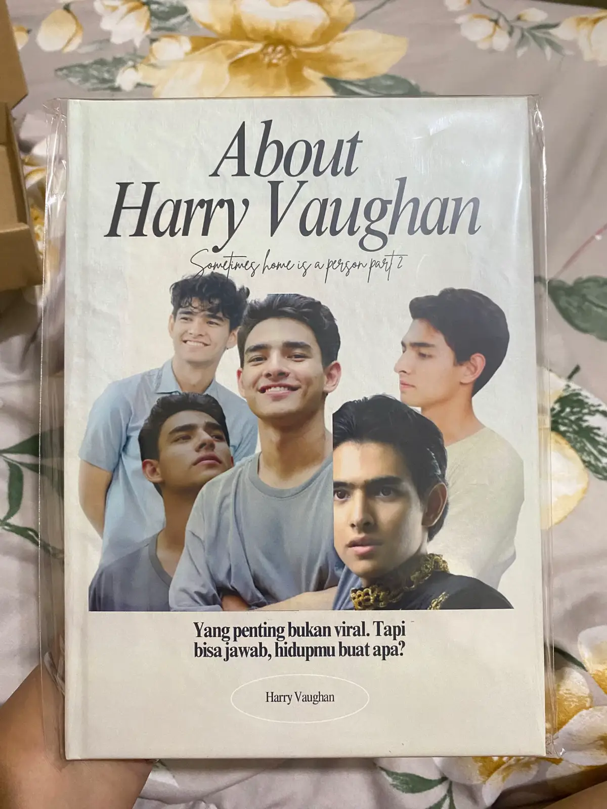 Dari Harry dan Suga aku belajar banyak hal bahwasanya, keberhasilan tidak ada yang instant, semua ada proses, penolakan, jatuh, dipandang sebelah mata, menurunkan ego, belajar dari kesalahan. Itu semua adalah proses dari suatu keberhasilan. Nikmati semua prosesnya, sakitnya, jatuhnya, sampai nanti ketika kamu berhasil, rasa sakit dan pengorbanan itu akan jadi pengalaman dan pembelajaran yang tidak akan kamu lupakan dan itu akan menjadi motivasi bagi orang lain yang mendengar ceritanya🥰 #fyp 