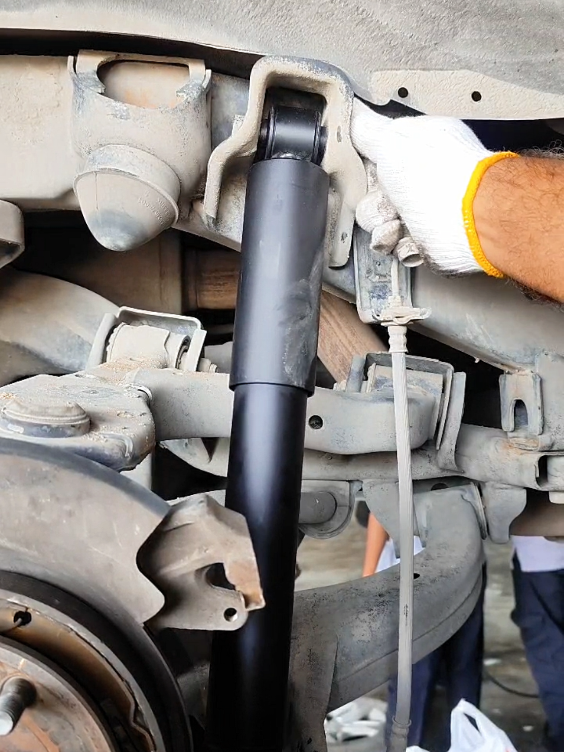 shock absorber replacement #auto #mechanic #ideas #automotive 