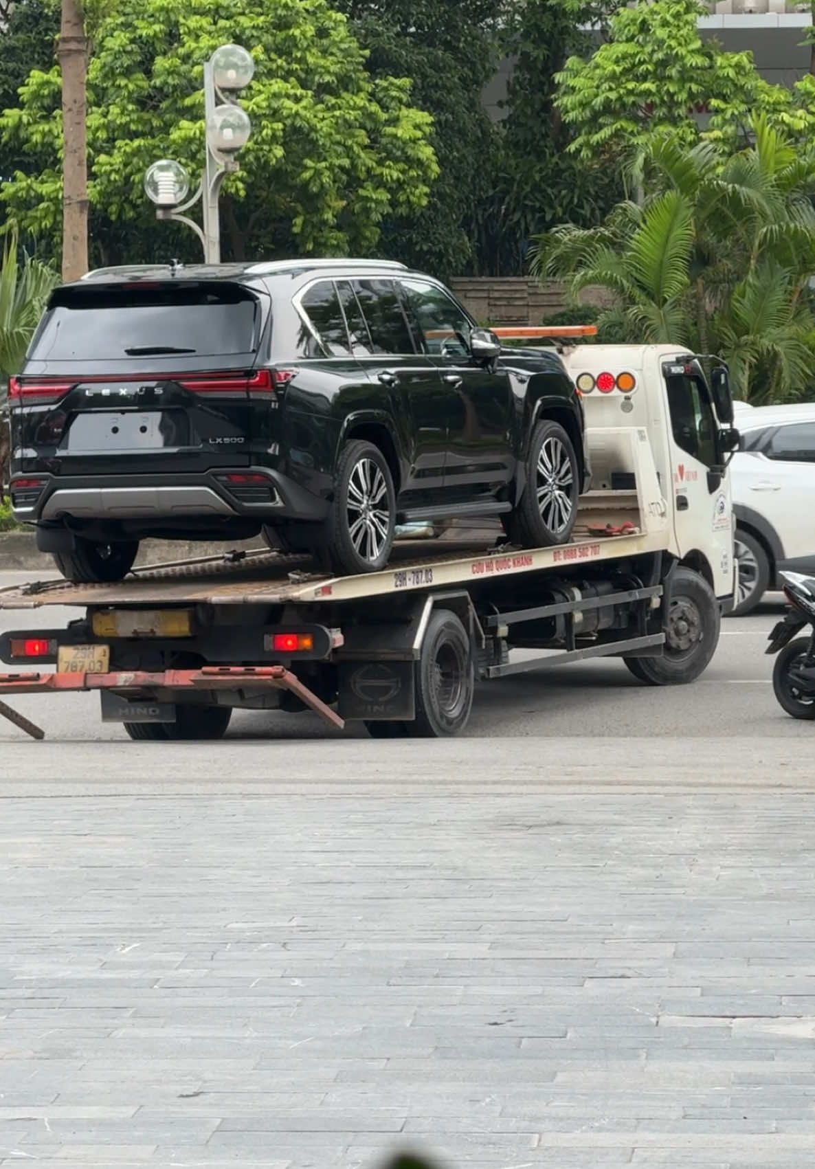 Lại thêm 1 chiếc xe được trao đến tay khách hàng #lx600 #lexus 
