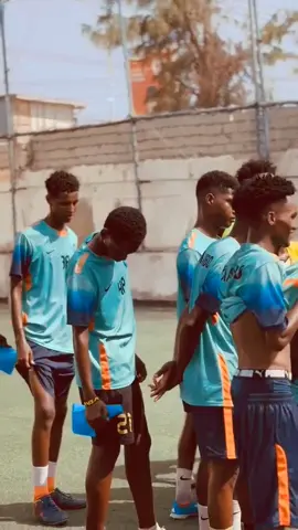 Siduu qeyrka ku jiro i.a✊🩵#somalitiktok #CapCut #muqdishotiktok🇸🇴🇸🇴❤ #CiyaalXamar #fyp #Footballer #foryoupage #kaamboacademy 