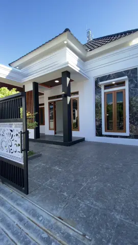 RUMAH MEWAH MINIMALIS MODERN RASSMA RESIDENCE 11 DIBNGUN HANYA 2 UNIT TERSISA 1 UNIT  LOKASI JL UJUNG PANDANG 1 PONTIANAK KOTA ✅ SPESIFIKASI : RUMAH BARU TYPE 105+ LUAS TANAH 11 X 20 METER 3 KAMAR TIDUR 2 KAMAR MANDI + WC RUANG TAMU RUANG KELUARGA RUANG MAKAN RUANG DAPUR TERAS SAMPING AIR BERSIH PDAM LANCAR ✅ BONUS : Smart Door Lock Kitchen Set + Kompor Tanam Exhaust + Westafel Cuci Piring Full Pagar Keliling + Rolling Carport Luas 2 Mobil Carport full keramik Kanopi Permanen (dak beton) Taman Minimalis Depan Rumah Lampu Hias Gantung Lampu Hias Tiang Pilar Wall Moulding Kaca Bevel Backdrop tv Pintu Geser Alumunium Sliding Door Samping & Belakang Sisa tana belakang di cor. Kanopi belakang rumah Mesi air otomatis Ground tank 4 kubik. ✅ FASILITAS : Lantai Full Keramik Granit 60x60 Pintu Kayu Bengkiray Jendela kayu bengkiray  Rangka Atap Baja Ringan Pondasi Cor Beton + Cakar Ayam Pondasi Rumah Tinggi Plafond Dalam Rumah Tinggi Interior Lampu LED + Motif Sertifikat Hak Milik + IMB Listrik 2200 Watt BOKING UNIT 20 jt SUDAH TERMASUK DP. HARGA Rp.1.188.000.000.Jt BISA KREDIT KPR LEWAT BANK WA : 0858 0621 4267 #rumahpontianak #perumahanpontianak #carirumahpontianak 
