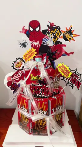Tone đỏ cho chị khách đặt tặng bé mười tám tuổi, ai bảo lớn rồi thì không được spiderman.🤣 #thapbanhkem #thapbanhkeo #thapbanhsinhnhat #qualienhoan #quavalentine #quaquoctethieunhi #LearnOnTikTok 