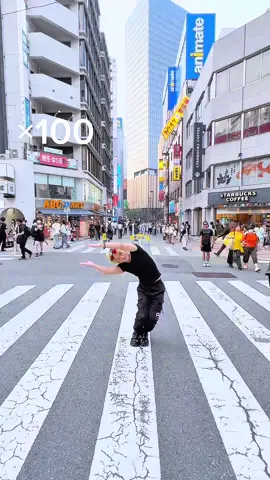 道路のど真ん中で踊る男がヤバすぎる‼︎ This guy dancing in a totally different dimension in the middle of the road is crazy⏳ #内山さん #uchiyamasan