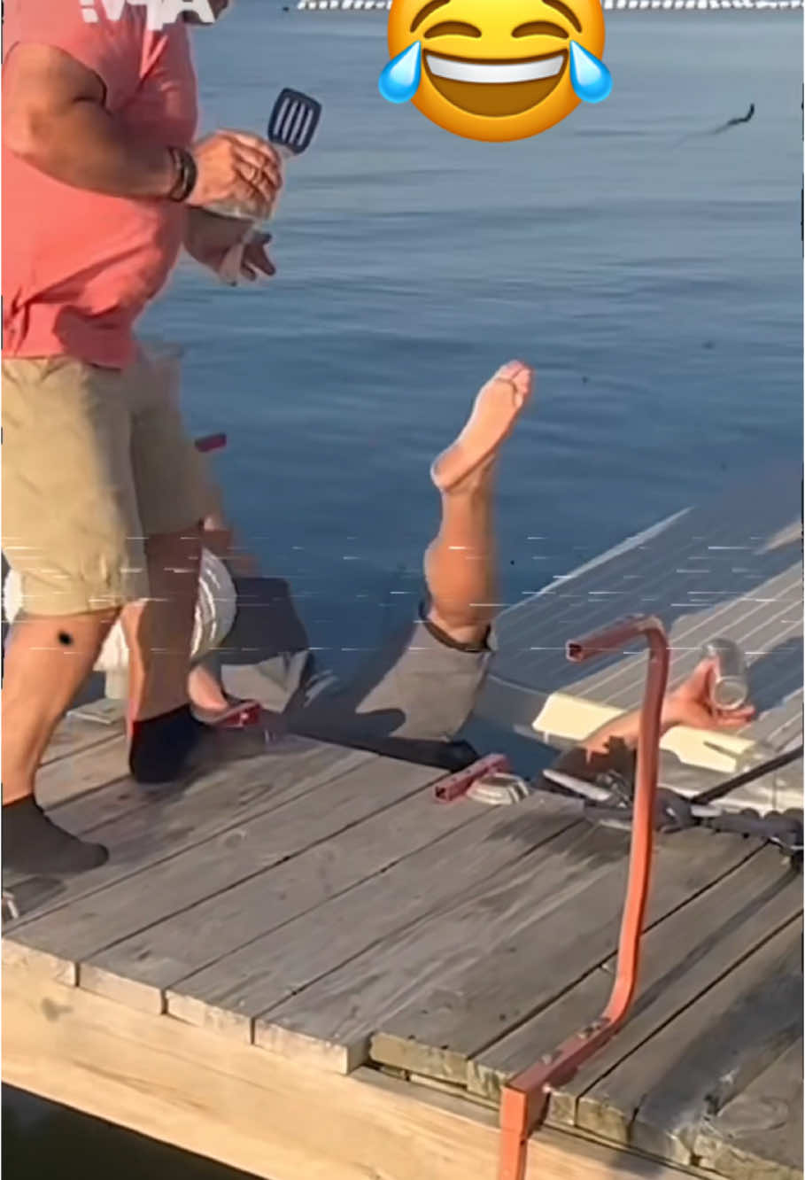 Buồn cười 🤣#Funny#funnyvideos#funnyvideo#funnymoments#foryou #foryoupagr #fails #failarmy #fpy #fpy #laugh #viral #viralvideo #prank #haha #trol #😃😃 #😝😝 