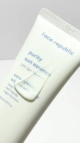 I never skip sunscreen especially when it feels this light! The Face Republic Purity Sun Essence SPF 50+ PA++++ is a game-changer in my routine 💧 ✅ Essence-like texture ✅ No white cast, no stickiness ✅ With Centella & Niacinamide It protects and soothes at the same time. Perfect for daily use! @Face Republic Official  #FaceRepublic #PuritySunEssence #Kbeauty #SPFskincare #DailySunscreen #VeganSkincare #ReefSafe #페이스리퍼블릭 #퓨리티선에센스 #선케어 #데일리선크림 #비건선크림 #논코메도제닉 #무향선크림