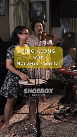 Santai saja, Pak, santai sajaaa~ 🎤🎶 Go watch NonaRia at Shoemaker Studios' YouTube channel! _____ #shoemakerstudios #shoemakermusic #shoeboxsession #livesession #musikindonesia #singalong #karaoke #nonaria #santai #santaisaja #musik #musikviral #lagu #laguviral #laguindonesia #viral #viralvideo #viraltiktok #fyp #fypシ #fypシ゚viral #fy #foryou #foryoupage #foryourpage #vintage #vintagevibes 