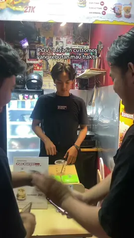Kelamaan sih.. 🙂 #bakpaoburger #paotiamblokm #blokmsquare 