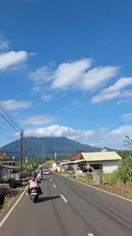 kalo ke mandalawangi ga pernah bosan sama panorama pemandangan nya#pandeglang#mandalawang#gunungkarang  #gunung #wisataalam #pemandanganalam #4u #xyzbca #fypage #fyp 