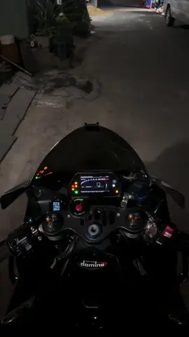 Khởi động 🏍️💨 #yamahar1 #yzfr1 #moto #motorcycle #fyp #viral #xuhuongtiktok 