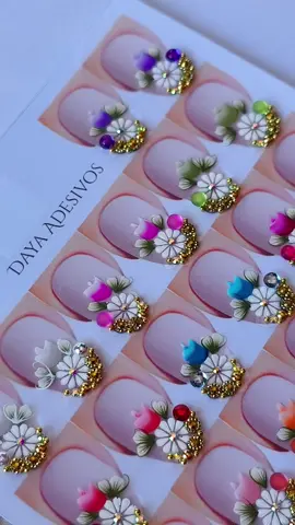 A carta na manga que toda manicure precisa ter 😉 #manicure #adesivosdeunha #manicuredesucesso #manicures 