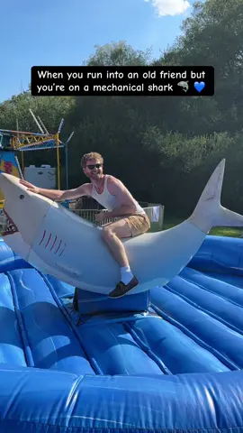 I’ll be right with you bestie!! 🤠😍🦈 #sharkweek 