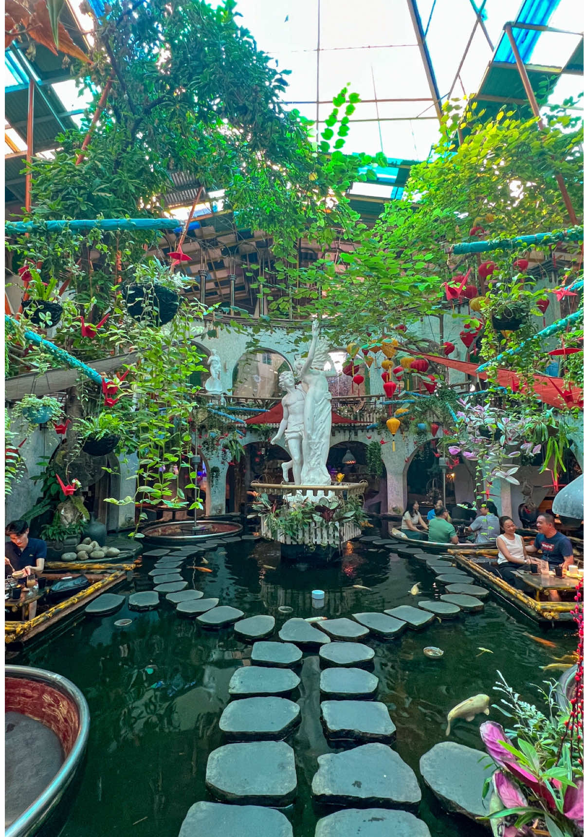 After I posted a story about this place, so many of you asked me for the address. I couldn’t reply to everyone, so I’m sharing it here in this Reel. This is Oasis Cafe – a beautiful garden cafe tucked away at 176/1B Le Van Sy, Phu Nhuan District, Ho Chi Minh City. With its dreamy design, it feels like a hidden world right in the middle of the busy city. It’s also becoming a popular check-in spot for travelers visiting Ho Chi Minh City. 📍Oasis Cafe, 176/1B Le Van Sy, Phu Nhuan District, Ho Chi Minh City. 👉🏻 Follow me for more beautiful moments of Vietnam 🇻🇳 ___________________ #cafe #coffeeshop #vietnamcafe #hochiminhcity #saigon #visitvietnam #vietnamtrip #vietnamtravel #vietnam 