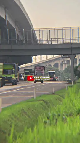 pesona cabe jam sore🔥🌶️ #truckoleng #storytruck #truckcabecepat #cabe #sodrekrsindonesia #pecintatruckoleng #hlrawit #pesonatrukindonesia #truckolengindonesia #pecintatruckoleng #truckcabeindonesia 