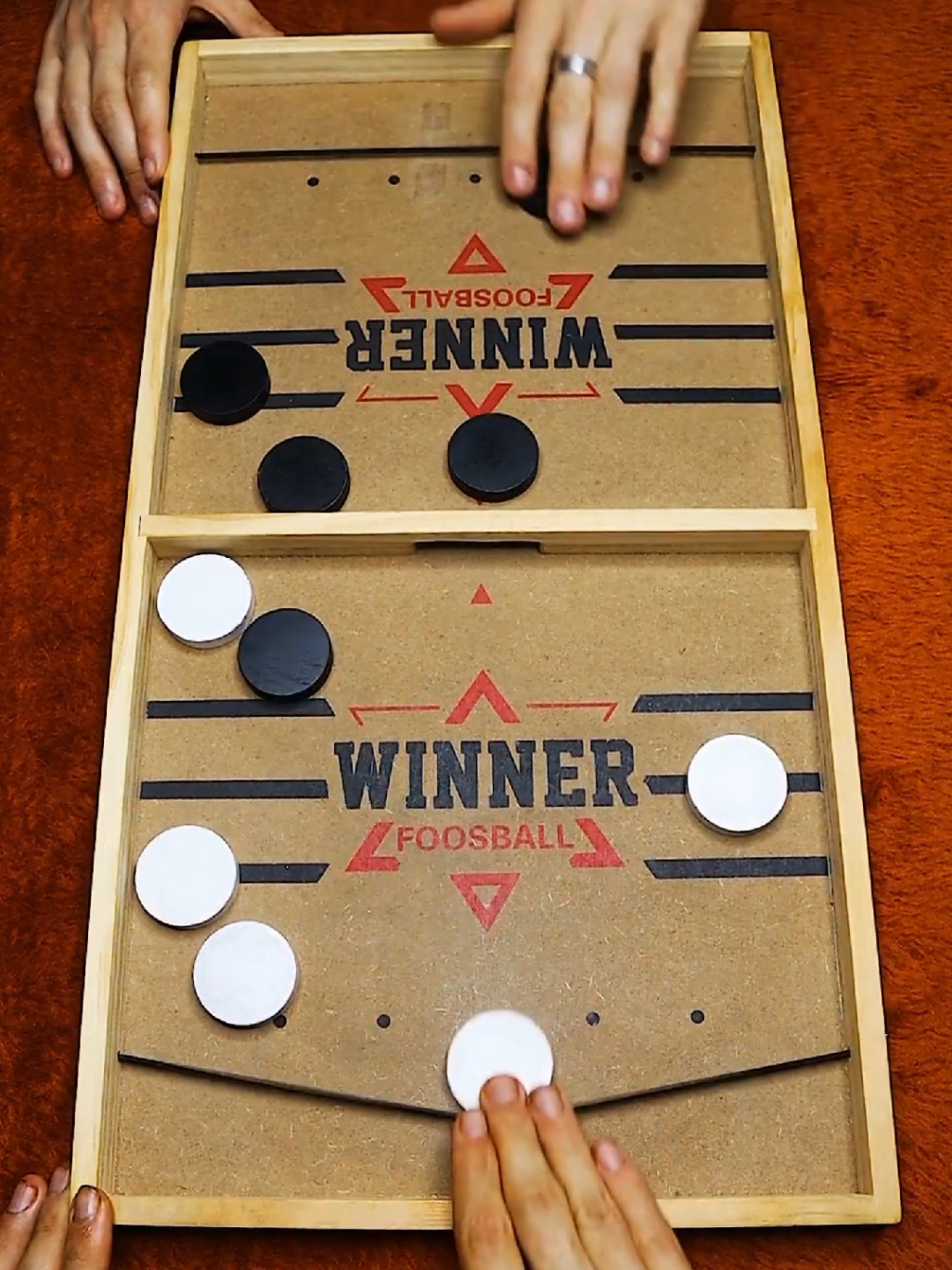 Super winner👍 Whoever clears the board first wins👌 Sling Puck Game #tiktokforyoupage  #superwinner #2025