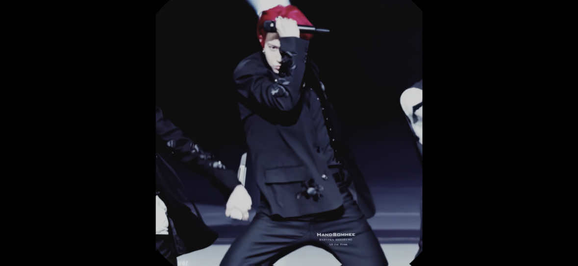 crazy how he was looking at me in the first clip #heeseung #enhypen #edit cc nnewjeans, one transition rm jnkbabys 