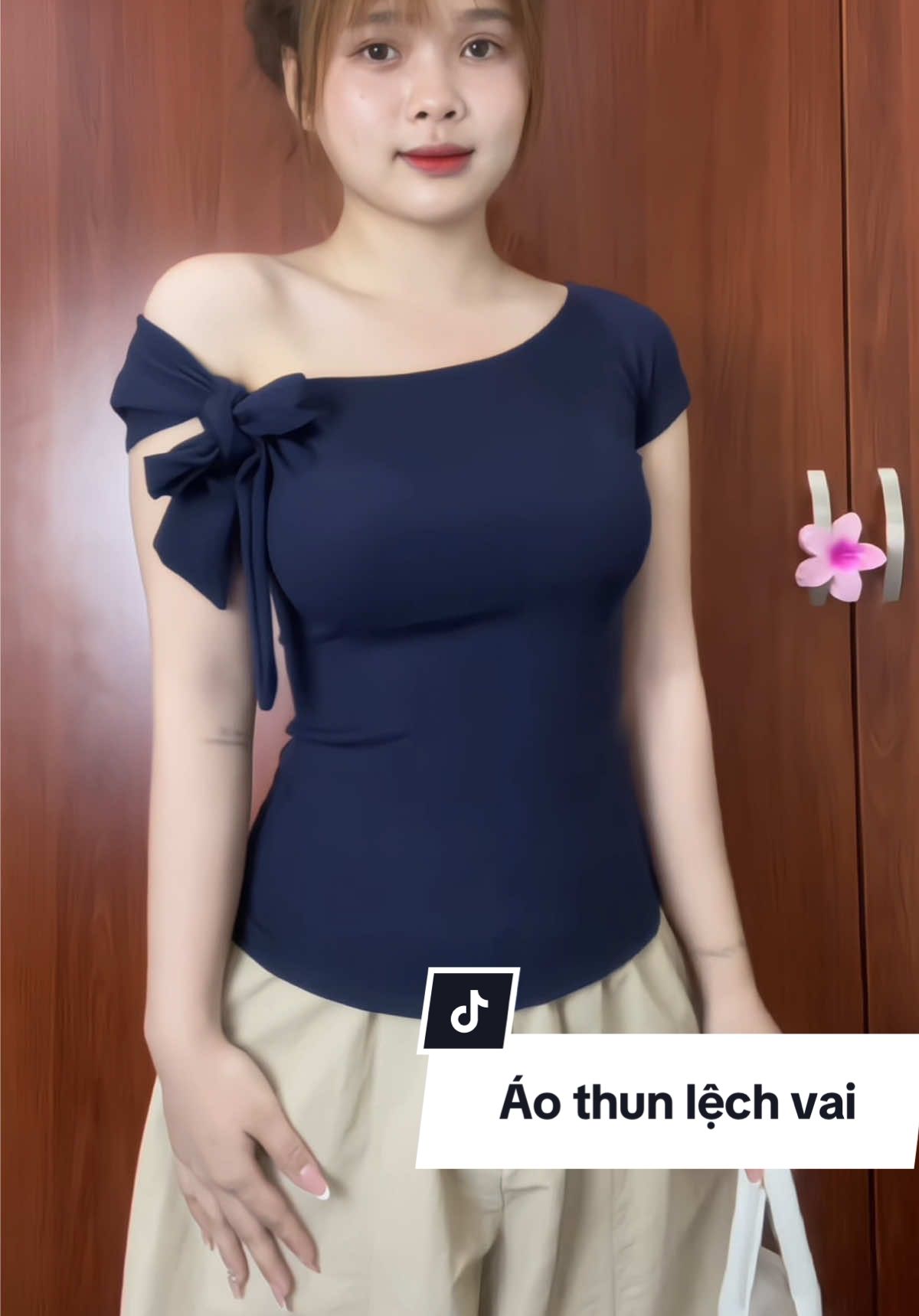#xuhuong #tiktokviral #thoitrang #aothun #phoidoxinh #uofit #xh 