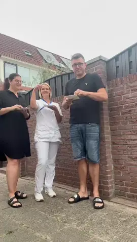 🩵 Mikel (de kersverse papa) is half Grieks. Dus het traditionele beschuit-met-muisjes kreeg een Grieks tintje 😉🇬🇷 #kraamweek #fyp #grieks #beschuitmetmuisjes #kraamverzorgster #kraamverzorgsterjessie #werkenindezorg 