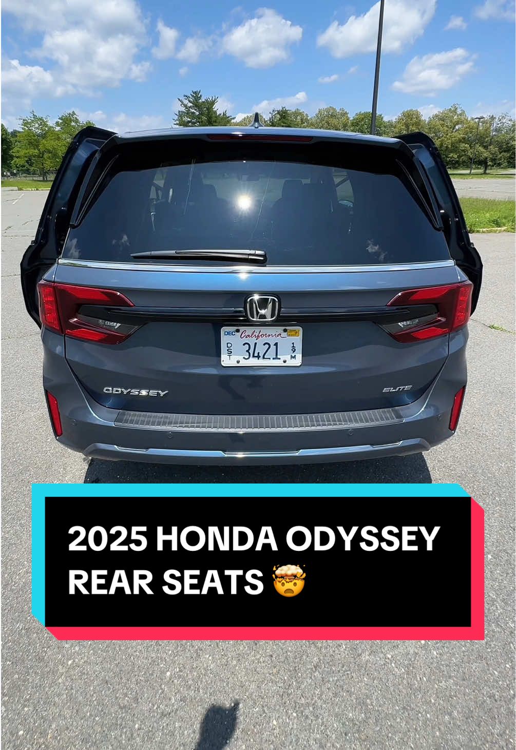 Is the 2025 Honda Odyssey king of vans? #honda #odyssey #vanlife #hondaodyssey #cartok #carsoftiktok 