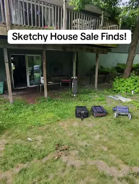 Are you just walking into this sale? #garagesale #yardsale #garagesalefinds #yardsalefinds #vintagehaul #reseller 
