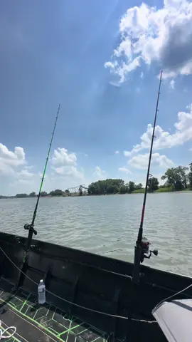 A little river time #jrhoffmanponds #fishing #fishtok #illinoisriver #river #loveyourlake #boatsoftiktok #mercurymarine #fyp #fypシ #viral #viralvideo #barge #tugboat #towboat #turnpiketroubadours #riverfishing #riverrat #relax 