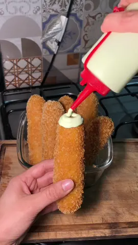 Enroladinho de salsicha 😋 #salgados #enroladinhodesalsicha #receita #receitasimples #foryouu #fypシ゚ #foryoupage 
