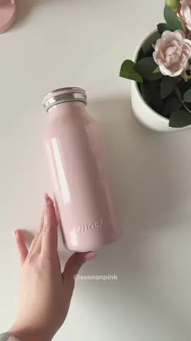 Mosh milk series tumbler in strawberry is definitely a NEED! 💗🥛🍓✨#moshmilkbottle #moshtumbler #mosh #tumblerstainless #tumblerlucu #tumblerpink #tumblertahanpanas #tumblertahandingin #promoguncang77  #tiktokshop77supersale 
