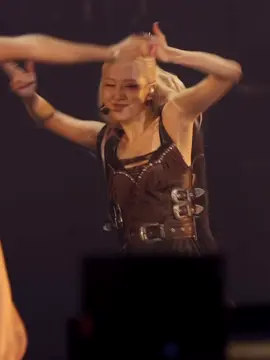 Rosé (Jump!) fancam 🕴️ Just look at that primadonna !!! #rosé #blackpink #jump #roseannepark #parkchaeyoung #roseblackpink #roséblackpink #blackpinkrose #blackpinkrosé #jisoo #lisa #jennie #tour #deadline #kpop #kpopfypシ #fancam #kpopfyp #fyp #viral #roses_are_rosie #rosie 