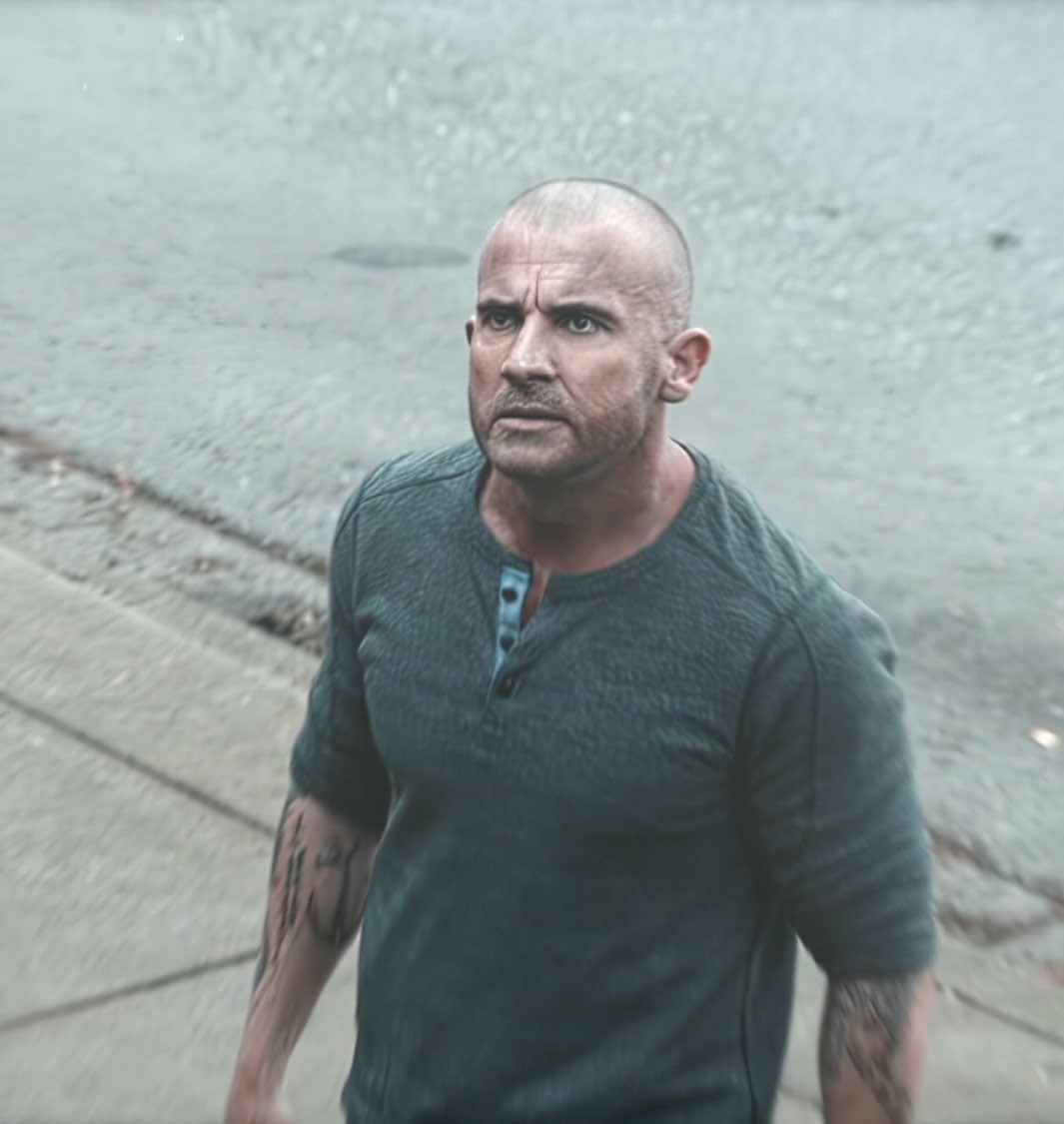 Linc’s always getting into fights 😭 I #lincolnburrows #lincthesink #lincolnprisonbreak #dominicpurcell #prisonbreak #prisonbreakseason5 