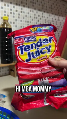 Mom bento hack 🐙 Repacking 1 kilo of Tender Juicy cocktail hotdogs into cute octopus shapes para easy fry and serve on busy mornings! Instead of defrosting the whole pack every time, portion mo na agad. Save time, save energy, save stress 😅 Plastic gloves lang gamit ko when I ran out of ice plastics, haha. Nanay creativity for the win! Purefoods baka naman? 🤣 We love your Tender Juicy! 🥹💖 #BentoPrep #TenderJuicy #PurefoodsBakaNaman #MomHackPH #MealPrepForKids #BusyMomLife #OctopusHotdog #FilipinoMom #BentoHacks