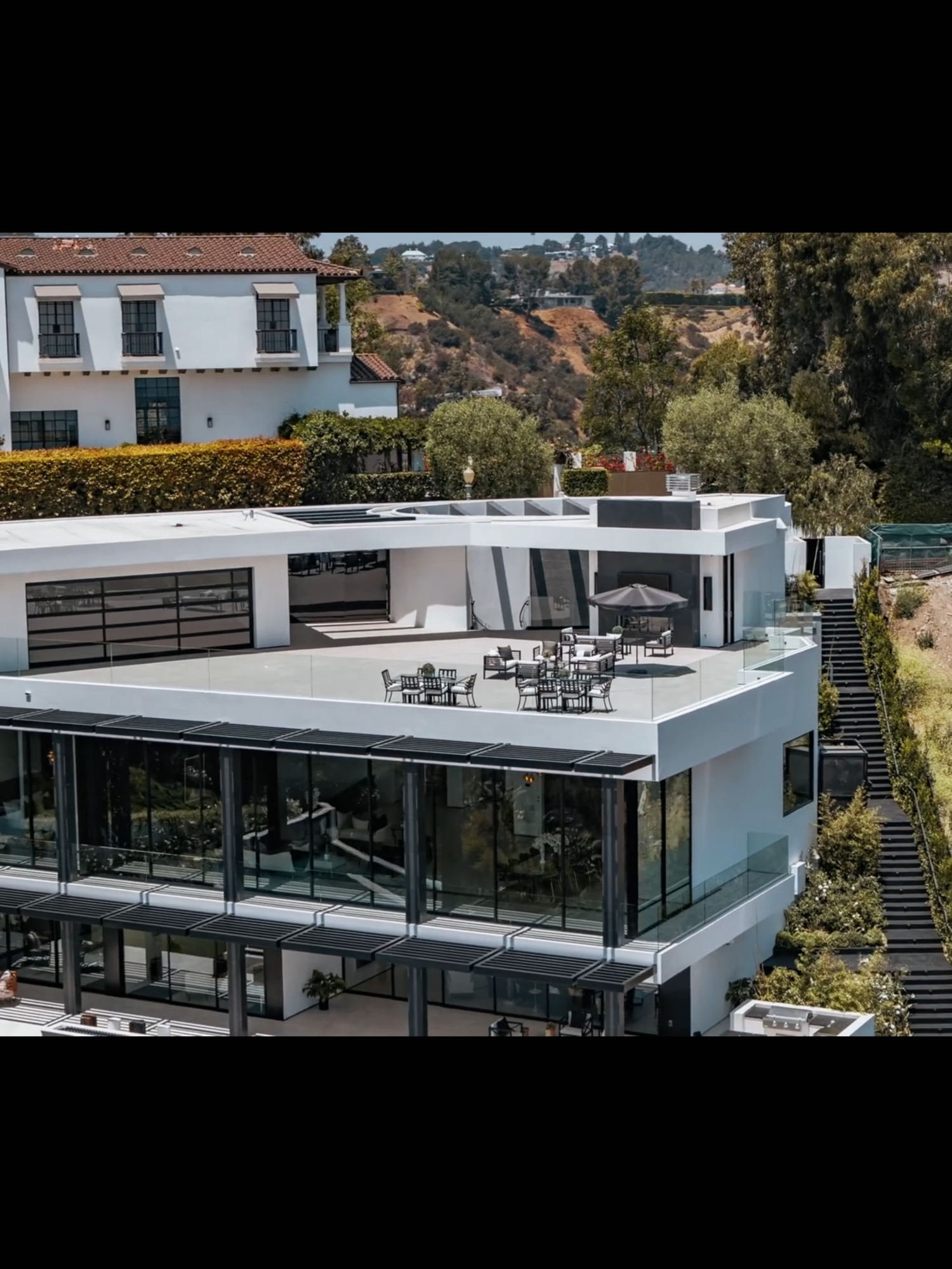 You can do this.                                                                                                                                                                      #bilionario #happynation #mansion #sucesso