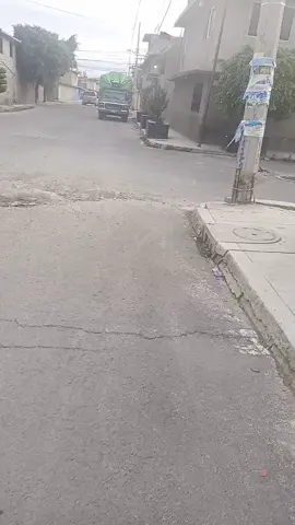 Asi el registro de la calle sur 12 y oye 2 de la colonia jardín, una buena lluvia y calle inundada 
