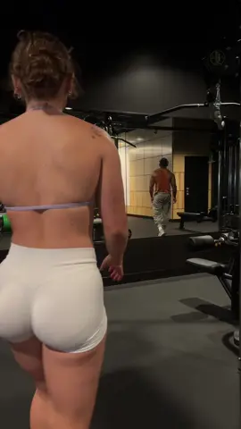 love these #GymTok #gymgirl #fyp #gym #back 