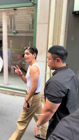 #taehyung leave a restaurant today in #paris  #kimtaehyung #V #BTS 