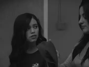 jenna quando resolveu da uma de adolescente de 15 na puberdade  #elliealves #you #jennaortega #tiktokviral #fyp 