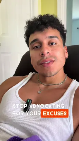 “Stop advocating for your excuses.” ❌ “I’m too busy trabajando, so I can’t make it to the gym.” 👉 Nah, you’re just prioritizing comfort over responsibility. The gym isn’t about vanity — it’s about showing up strong for the people who depend on you. Make time. Move different. Lead better. 🔥 Comment your thought?🤔💭 #fitlatinx #nopanza #latinofitnesscoach #mensfitness #gymdiscipline #elsalvador🇸🇻 #latinosbelike #fitnessmindset #weightlossjourney #panzasquad #fitfam #firstgenfitness #disciplineovermotivation #workoutgrind #musclegains #salvadorianstrong #fitmentality #strongbodystrongmind #legacybuilding #gymmotivation #latinofit #salvador🇸🇻 #latinobuilt #elsalvadorfitness #fitnesscoachforlatinos #gymaccountability #fitdads #hardworkdedication #fitconproposito #burnthepansa