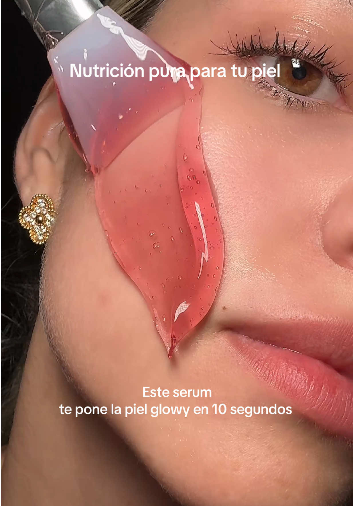 Un serum estilo mermelada de fresa que nos hidrata y nos deja glowy @Arencia #arencia #serum #pielsana #pielseca #pielmixta #pielgrasa #eczema #pielsensible #rosacea #psoriasis #acne #glassskin 